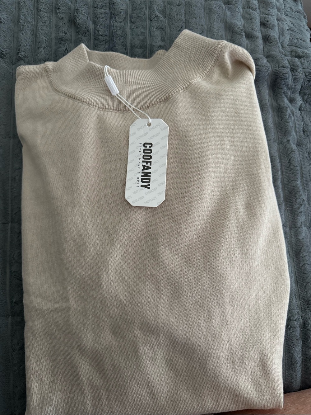 Goodfandy Men’s Crewneck Sweater in Cream